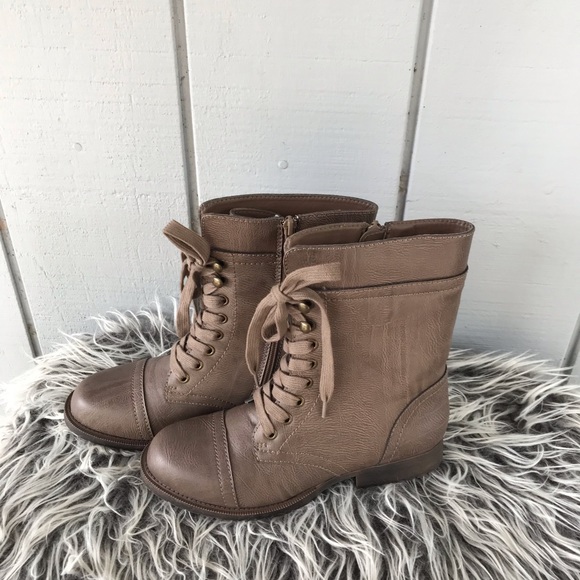 NWT Rampage Jeliana Leather Lace Up Boots - Picture 2 of 8